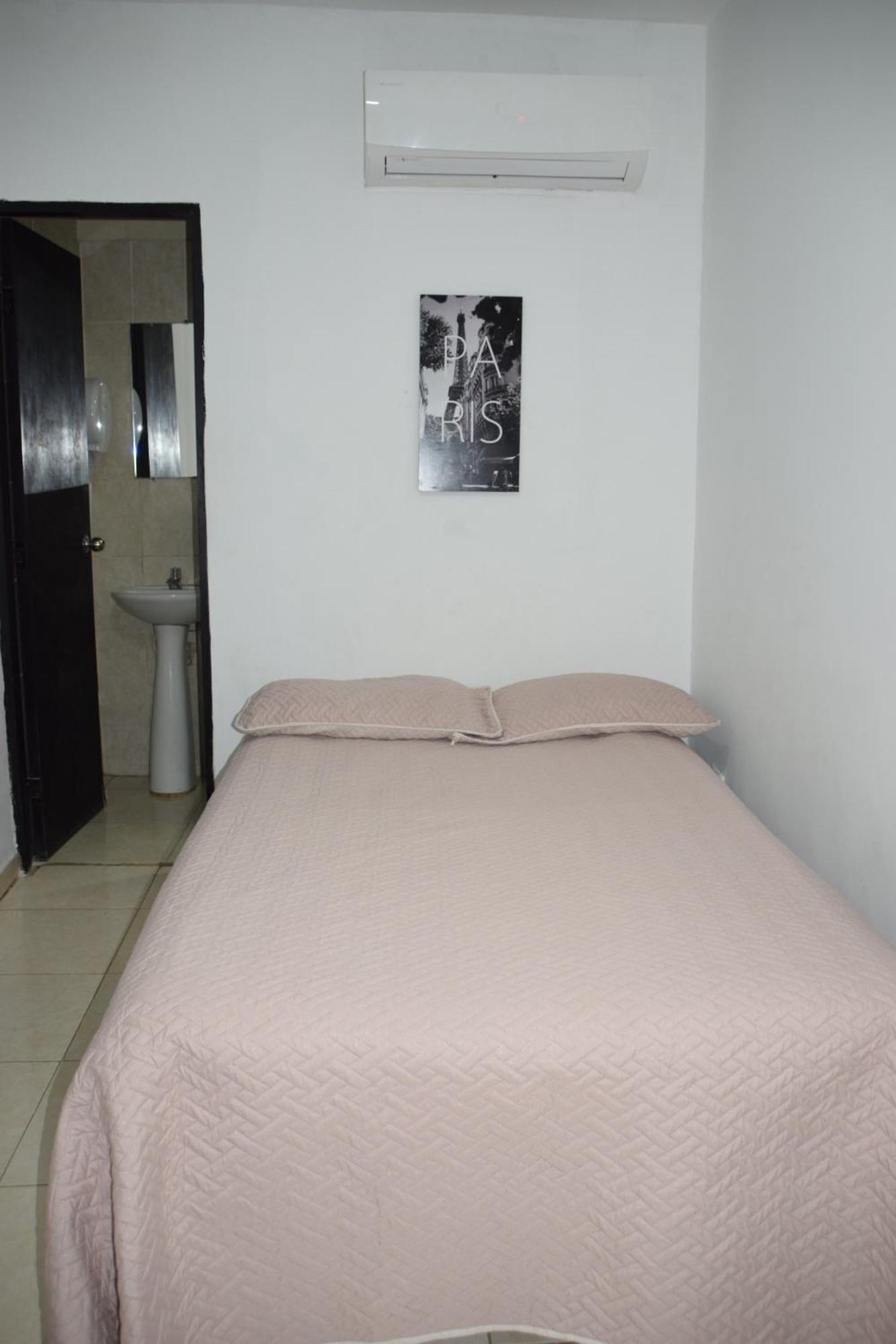 Hotel Barcelona Montería Kültér fotó